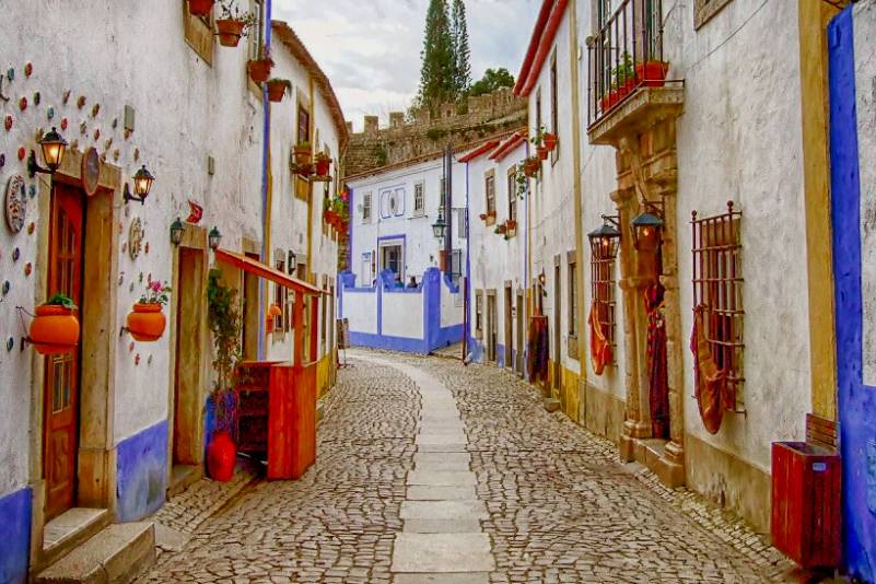 Fatima, Batalha, Nazare, and Obidos Day Tour From Lisbon