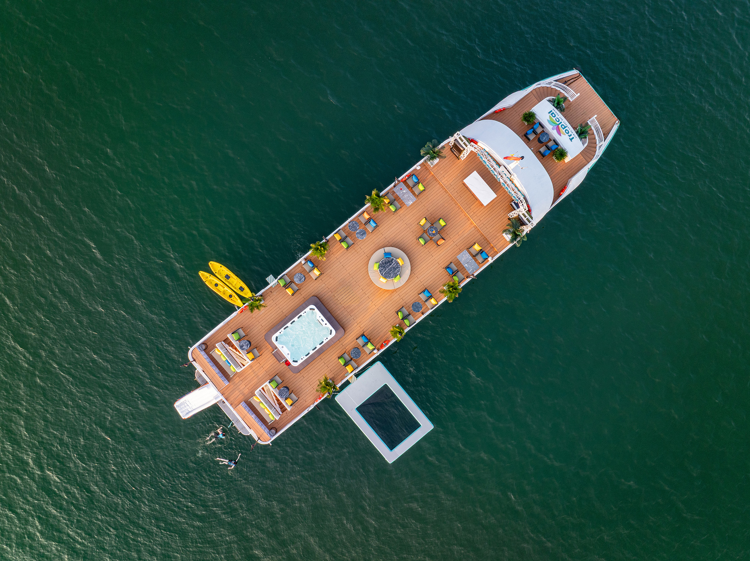 Tropical Cruise from above