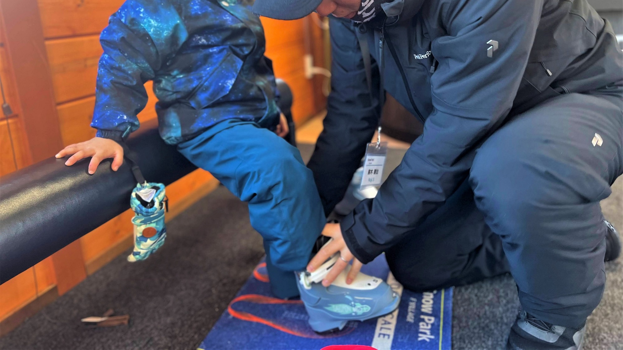 滑雪體驗 - 選擇適合您腳型的滑雪鞋。