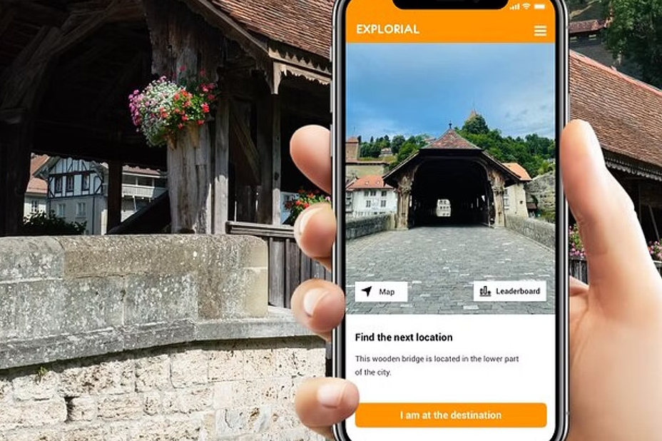 Fribourg Scavenger Hunt and City Highlights Walking Trip