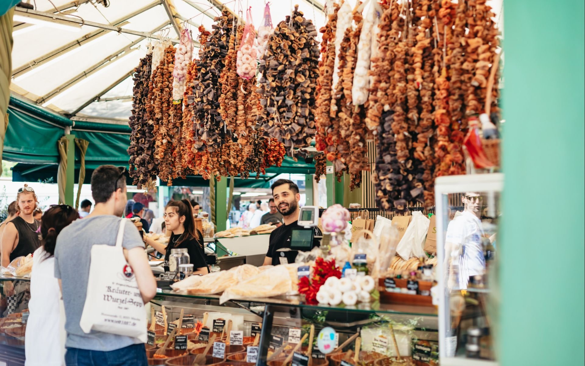Viktualienmarkt Half-Day Local Food Tour in Munich 