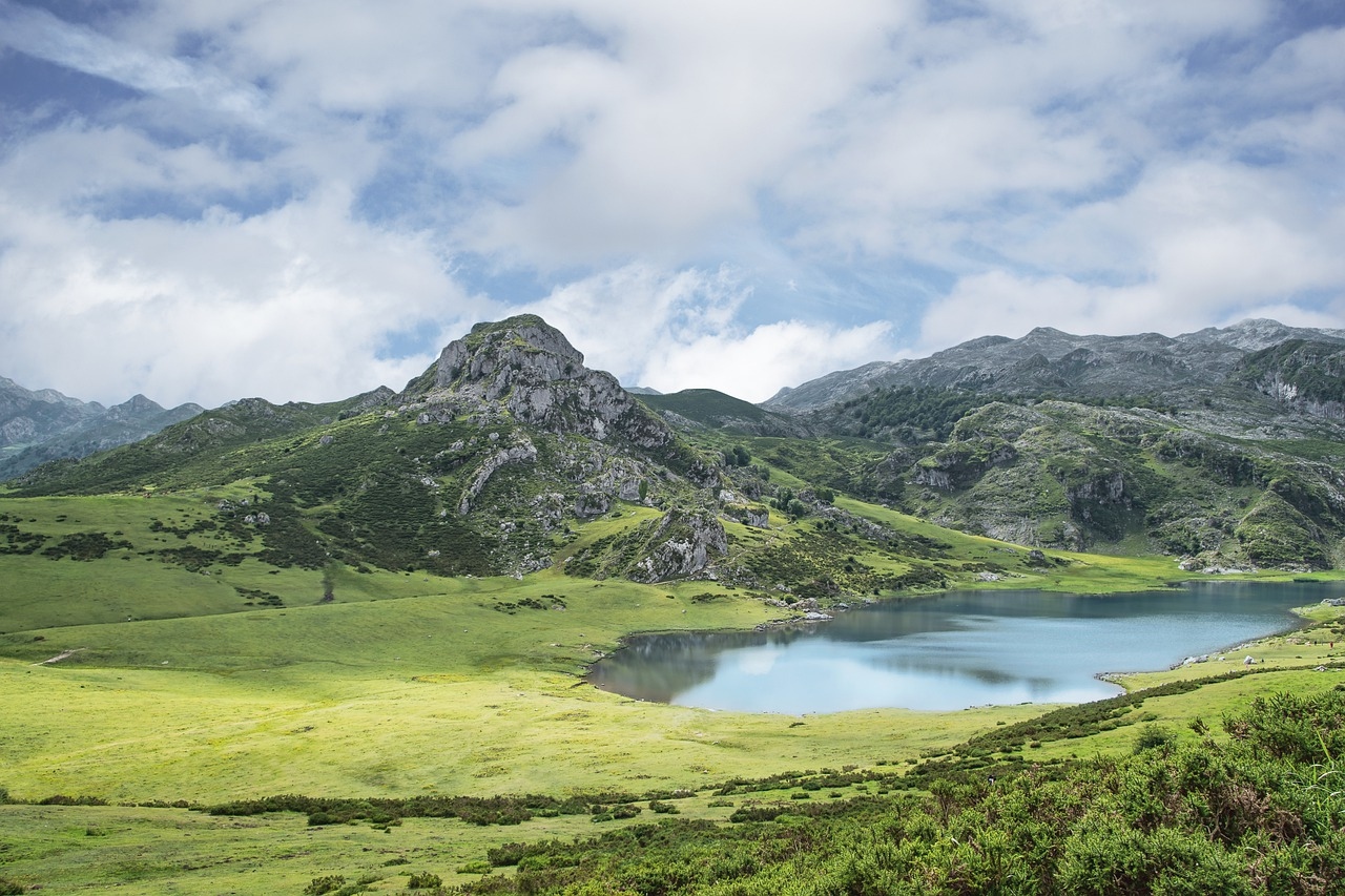 Covadonga, Cangas de Onis, and Lastres Tour from Gijon