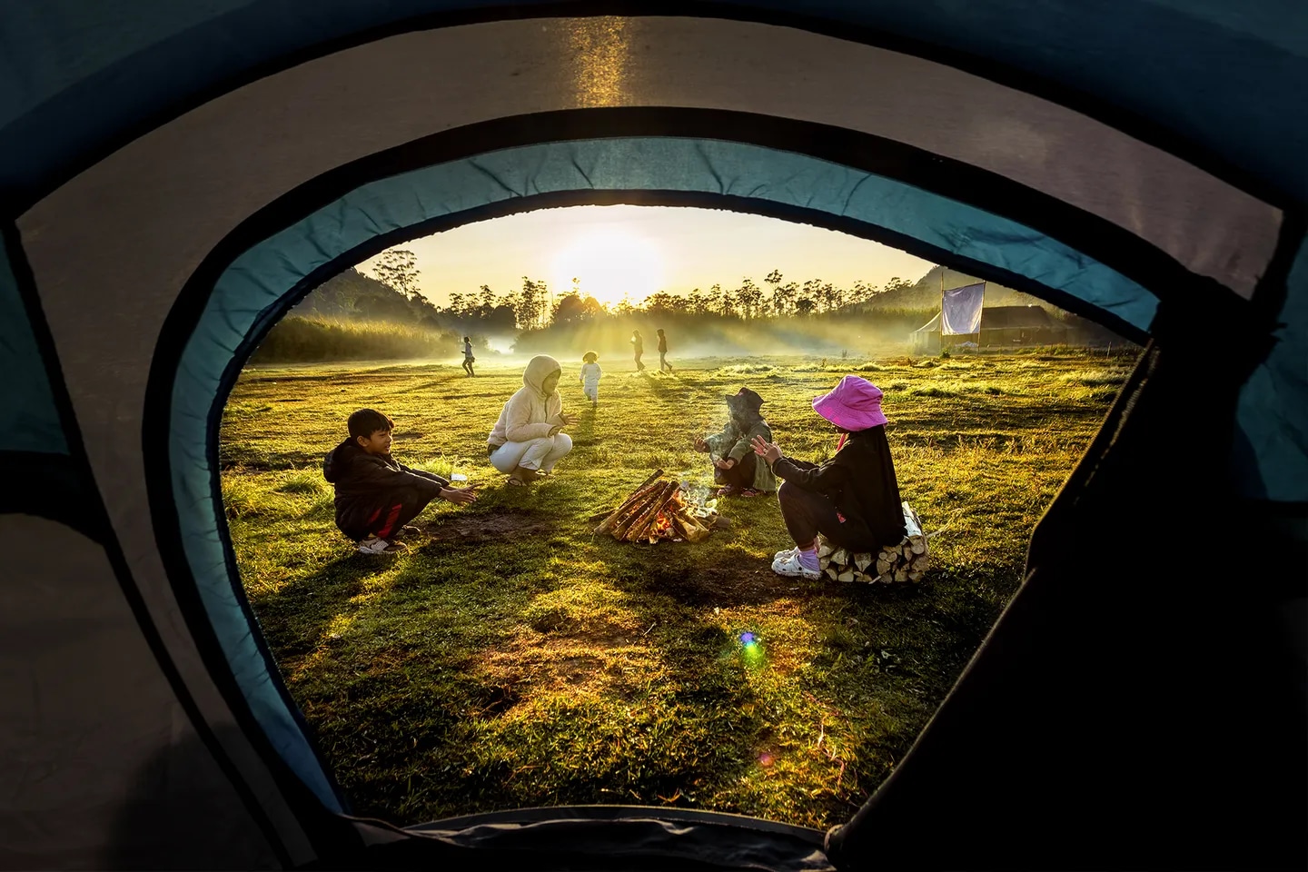 與親朋好友在甘榜彩然卡烏帕斯 (Kampung Cai Ranca Upas) 迎接第一道曙光 與親朋好友在甘榜彩然卡烏帕斯 (Kampung Cai Ranca Upas) 迎接第一道曙光