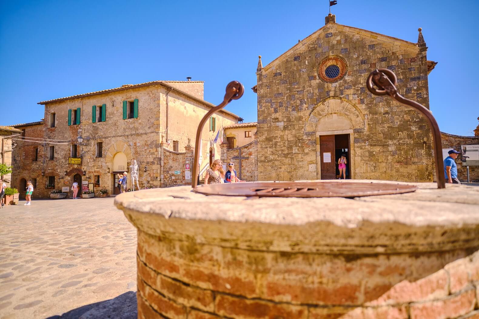 Siena, San Gimignano and Monteriggioni Tour from Florence