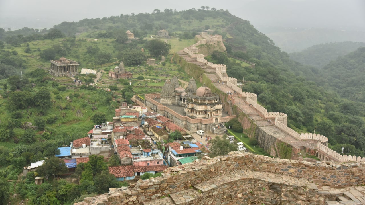 From Udaipur: Kumbhalgarh and Ranakpur Private Day Trip