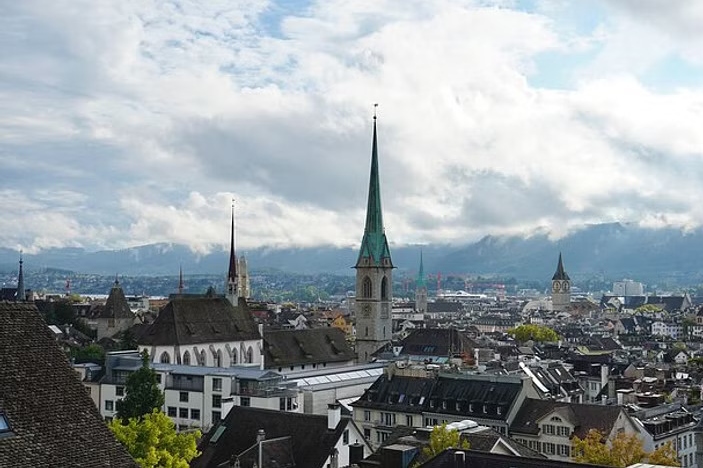 Zurich Exploration Games and City Highlights Trip