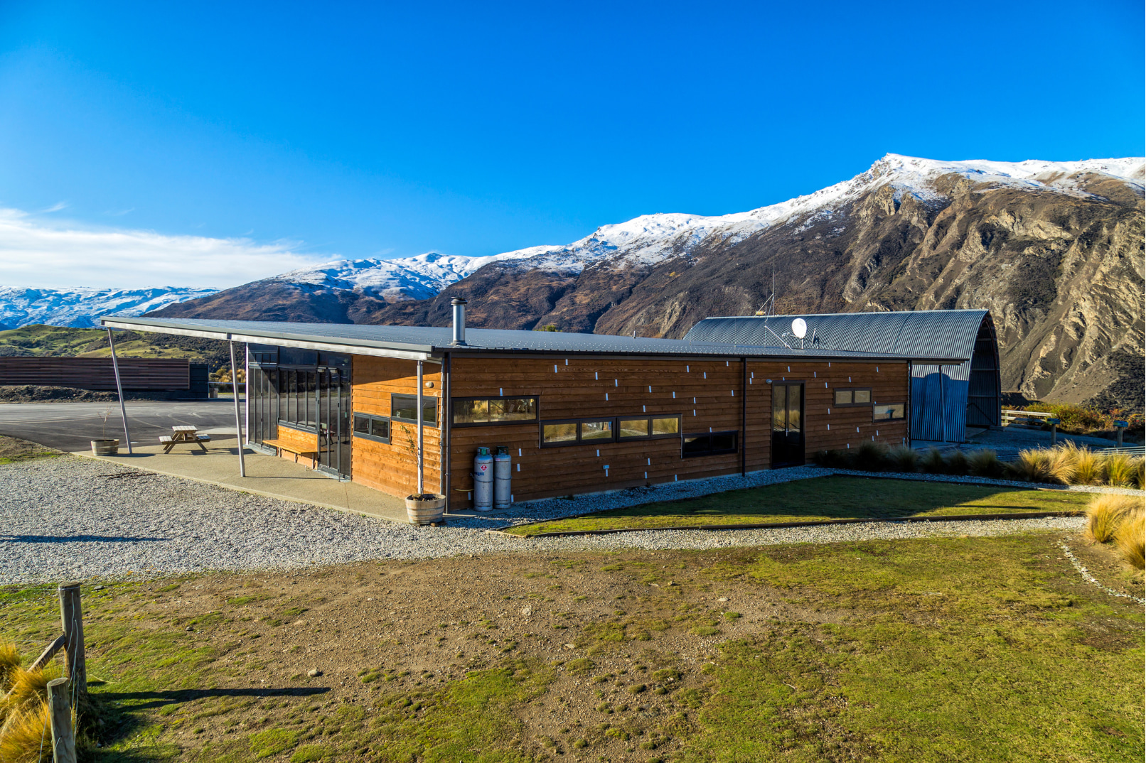 內維斯遊樂場大樓 - 辦理入住休息室、衛生間等