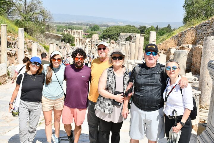 伊菲索斯私人和小團體遊輪乘客旅遊 / 免排隊 (EPHESUS PRIVATE and SMALL GROUP TOUR for Cruise Guests /Skip Line)