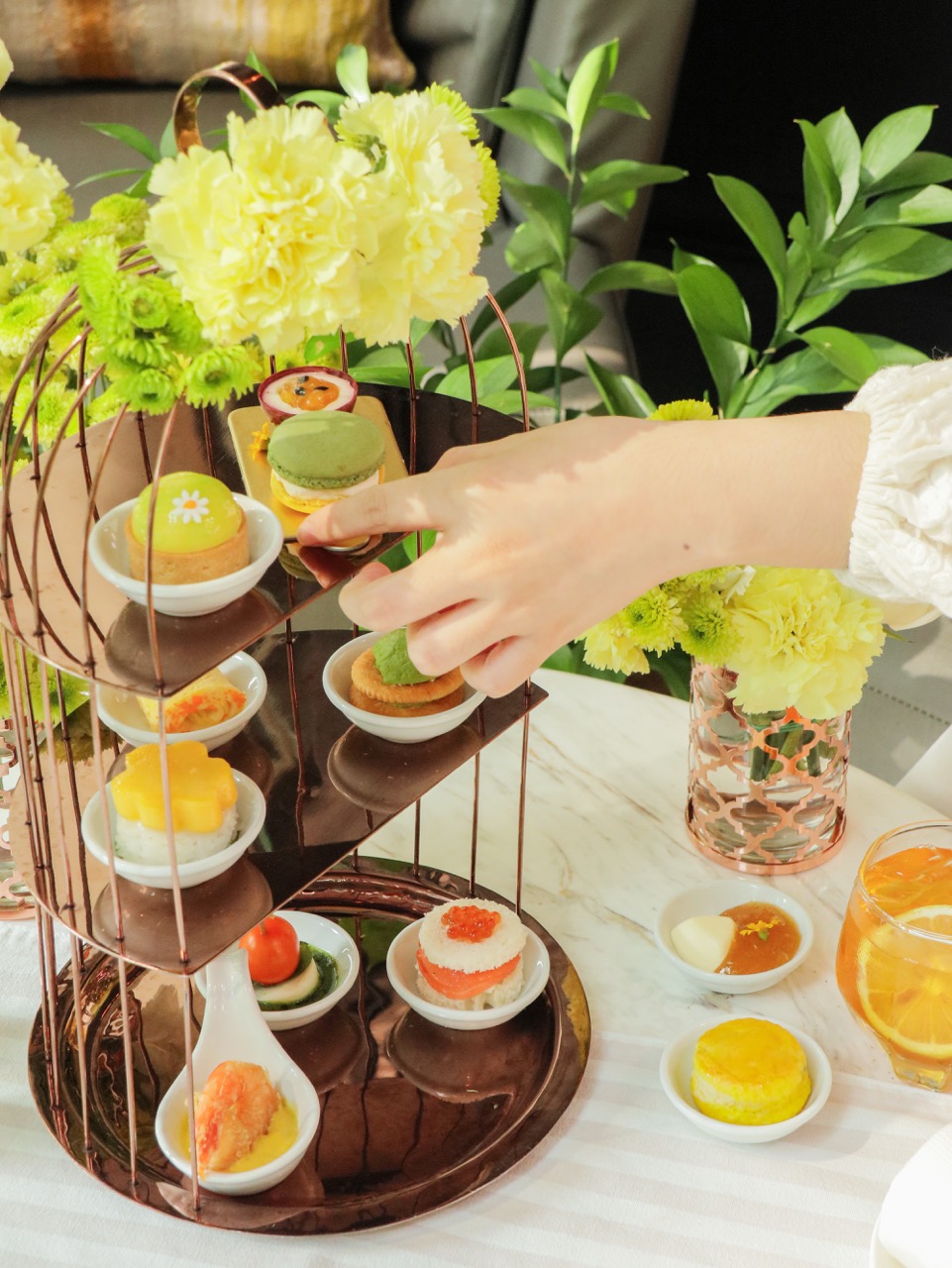 下午茶，曼谷素坤逸凱悅酒店 (Hyatt Regency Bangkok Sukhumvit) 大堂酒廊