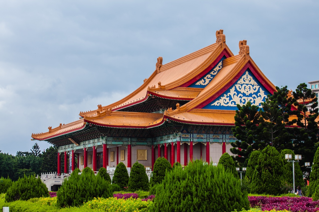 國立故宮博物院與中正紀念堂半日市區之旅