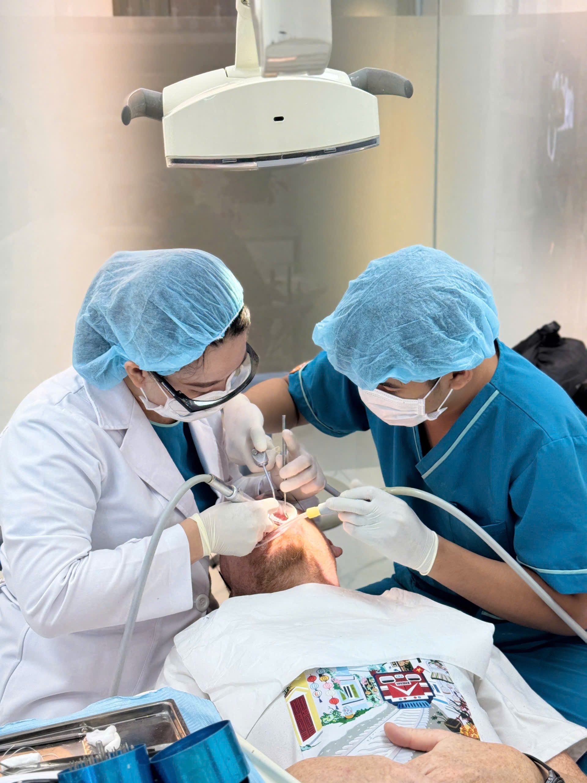 Teeth Whitening and Scaling in Ho Chi Minh City by BeDental