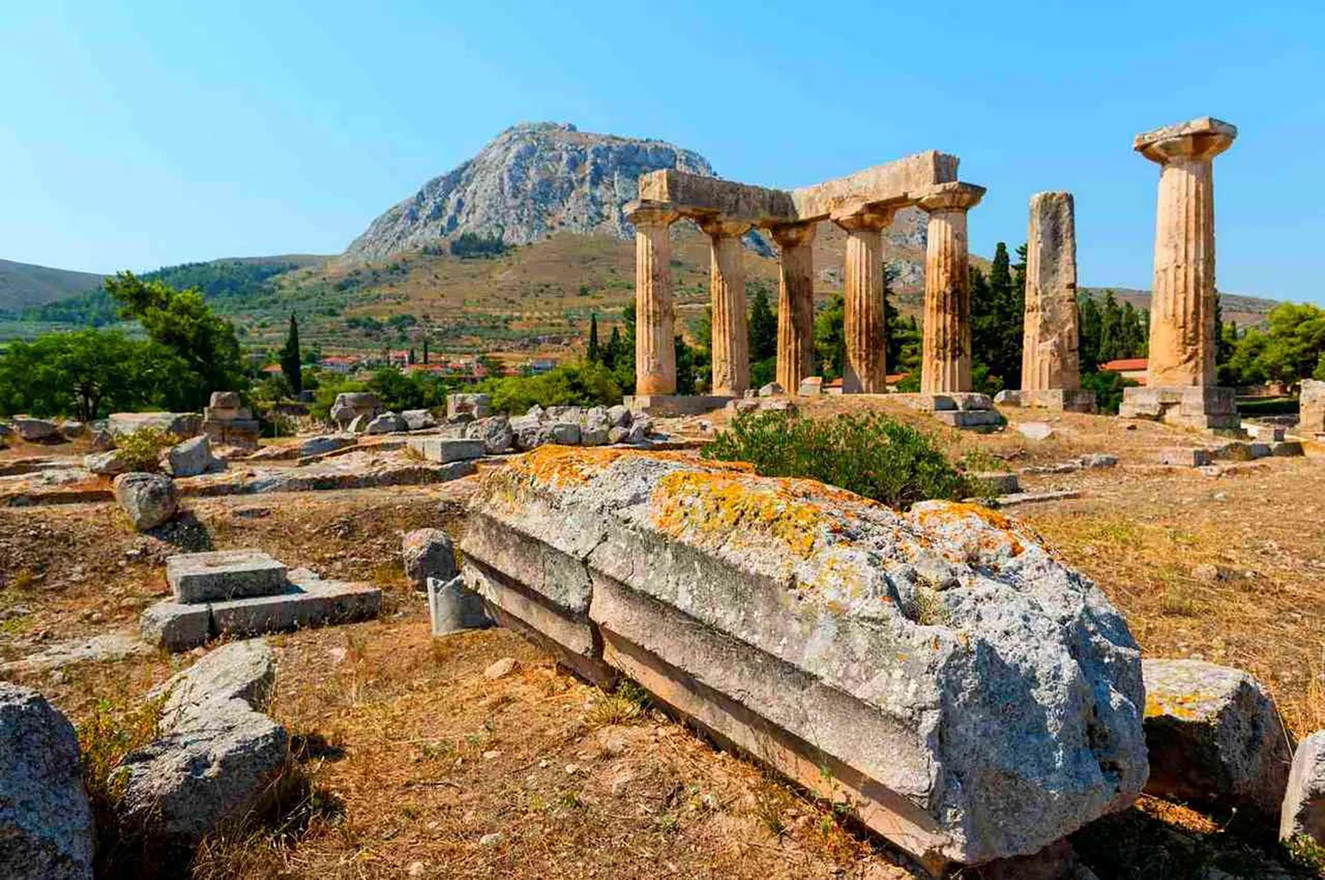 Exploring History and Beauty: Ancient Corinth and Nafplio Tour