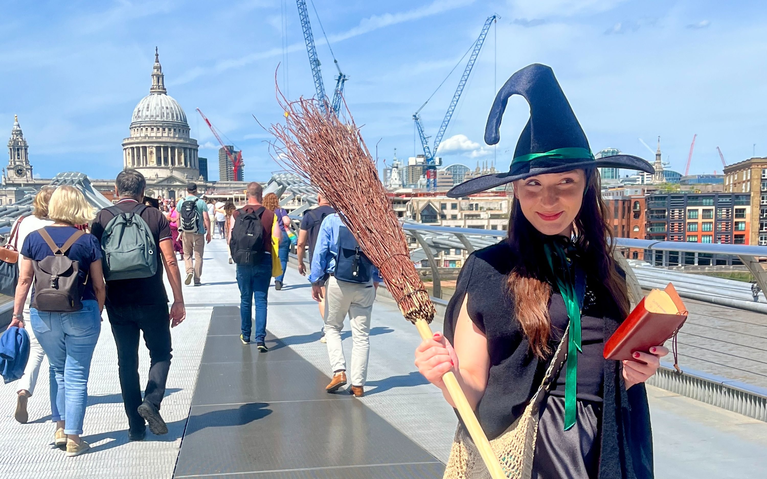 Witches & History Bankside Tour in London