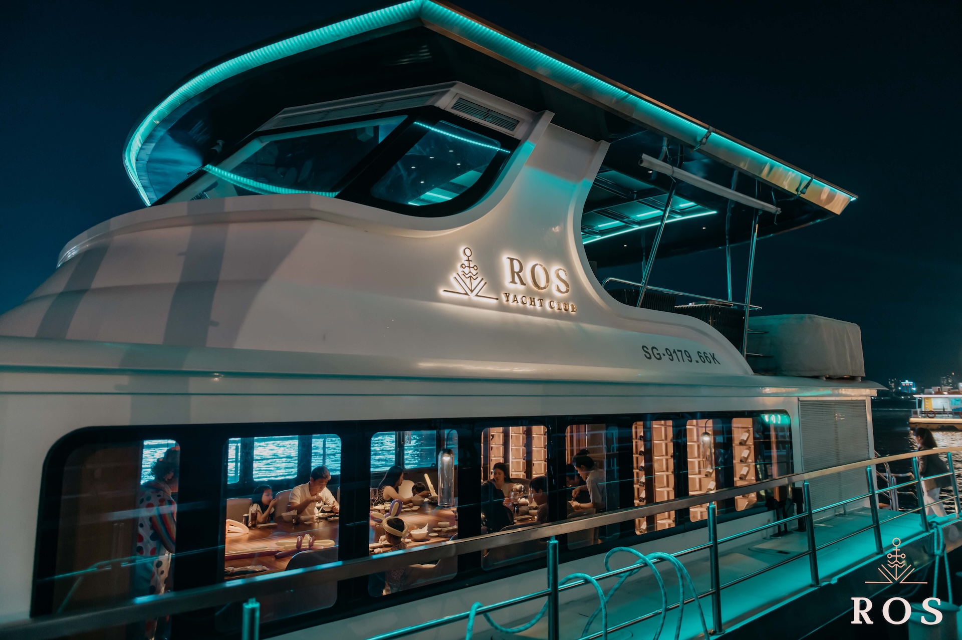 ROS Luxury Yacht Dinner & Sightseeing on Saigon River