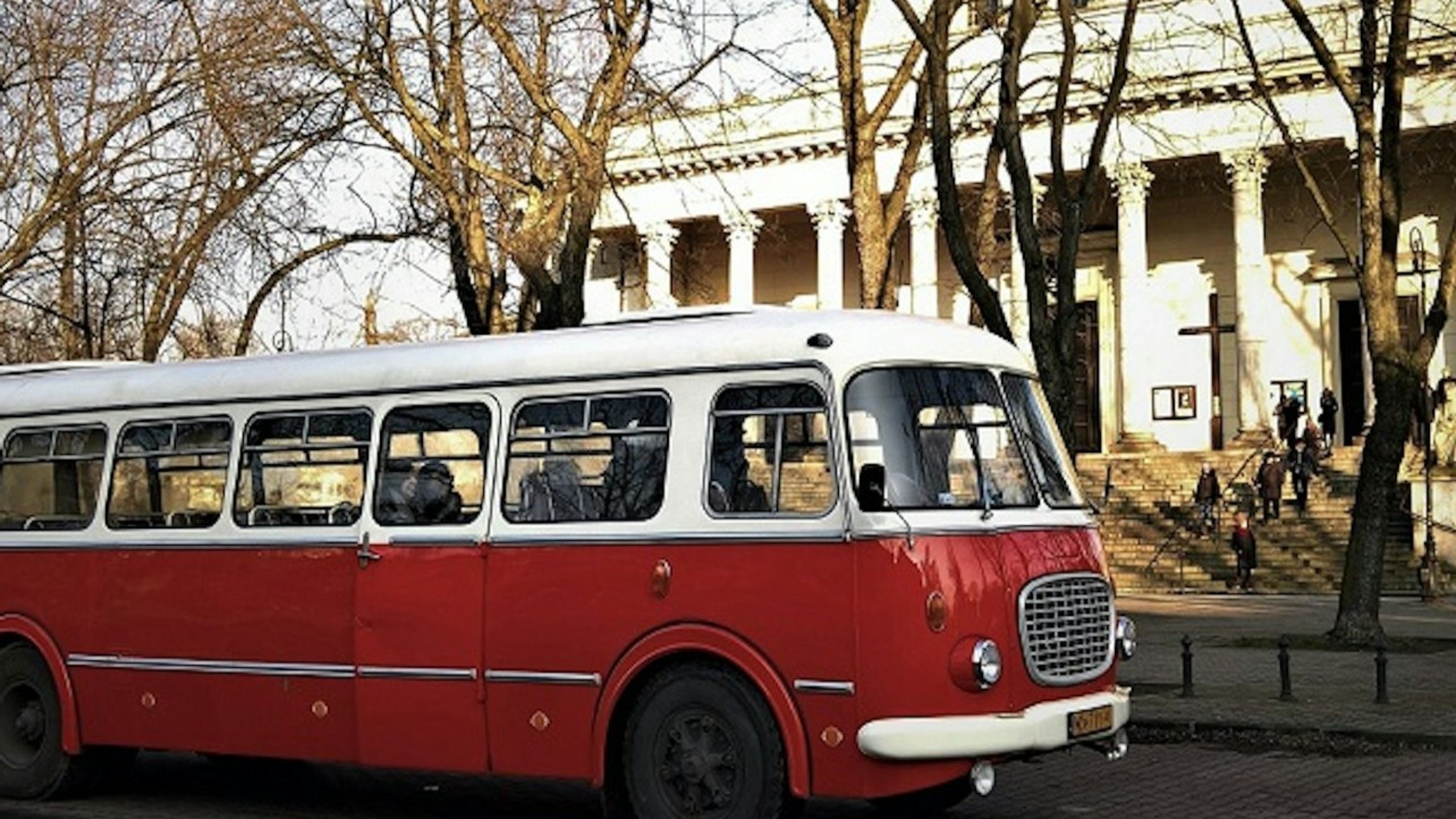 Dark side of Warsaw retro bus tour 