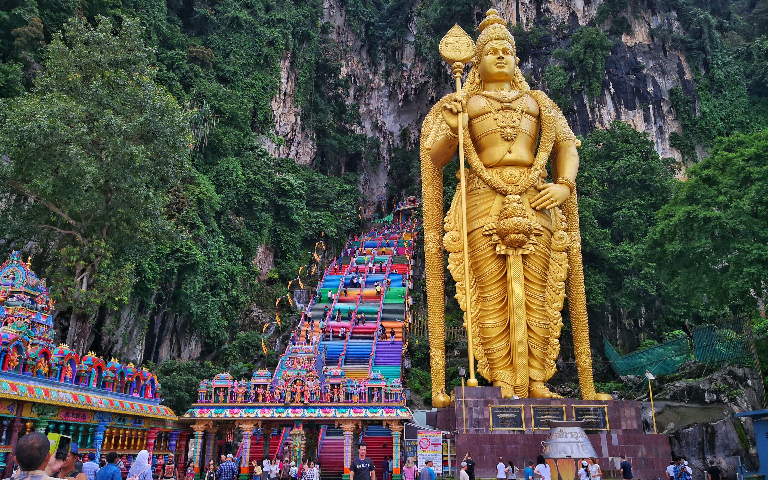 Batu Caves & Sari Experience with Batik Workshop