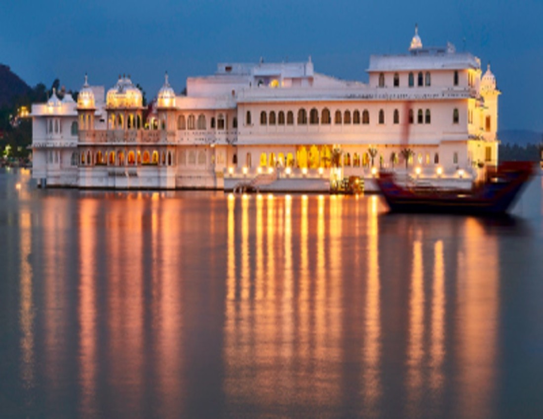 Explore Udaipur: Full-Day Guided Tour with Local Insights