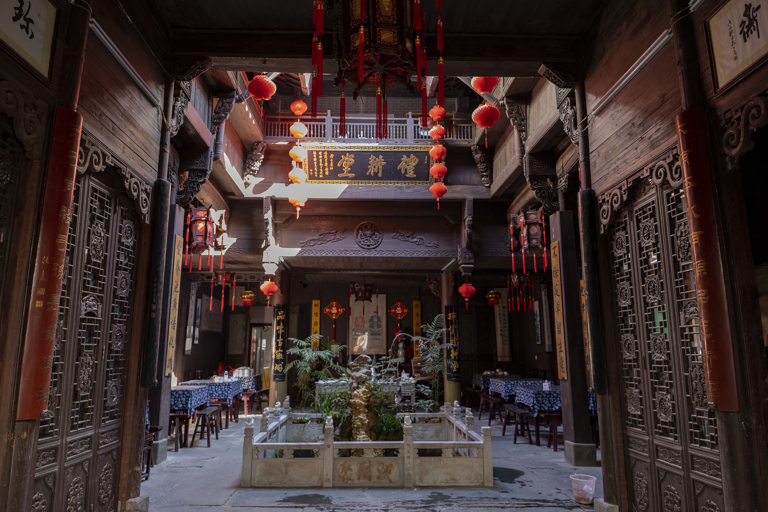 曉起：有 “中國茶文化第一村” 美譽，分上下兩村，古建與茶韻交融。