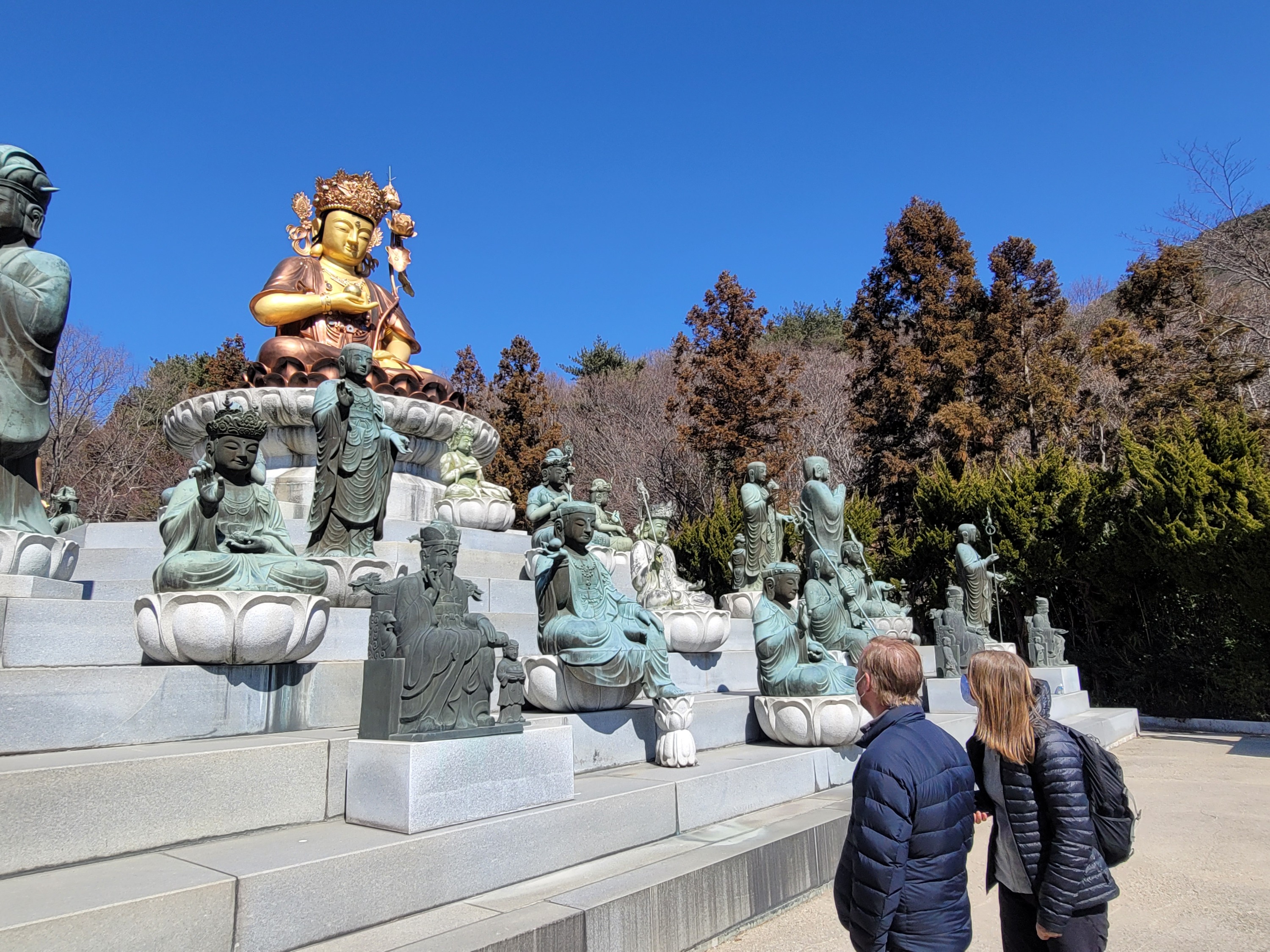 Beomeosa Temple & Hongbeopsa Temple & Local Market Tour