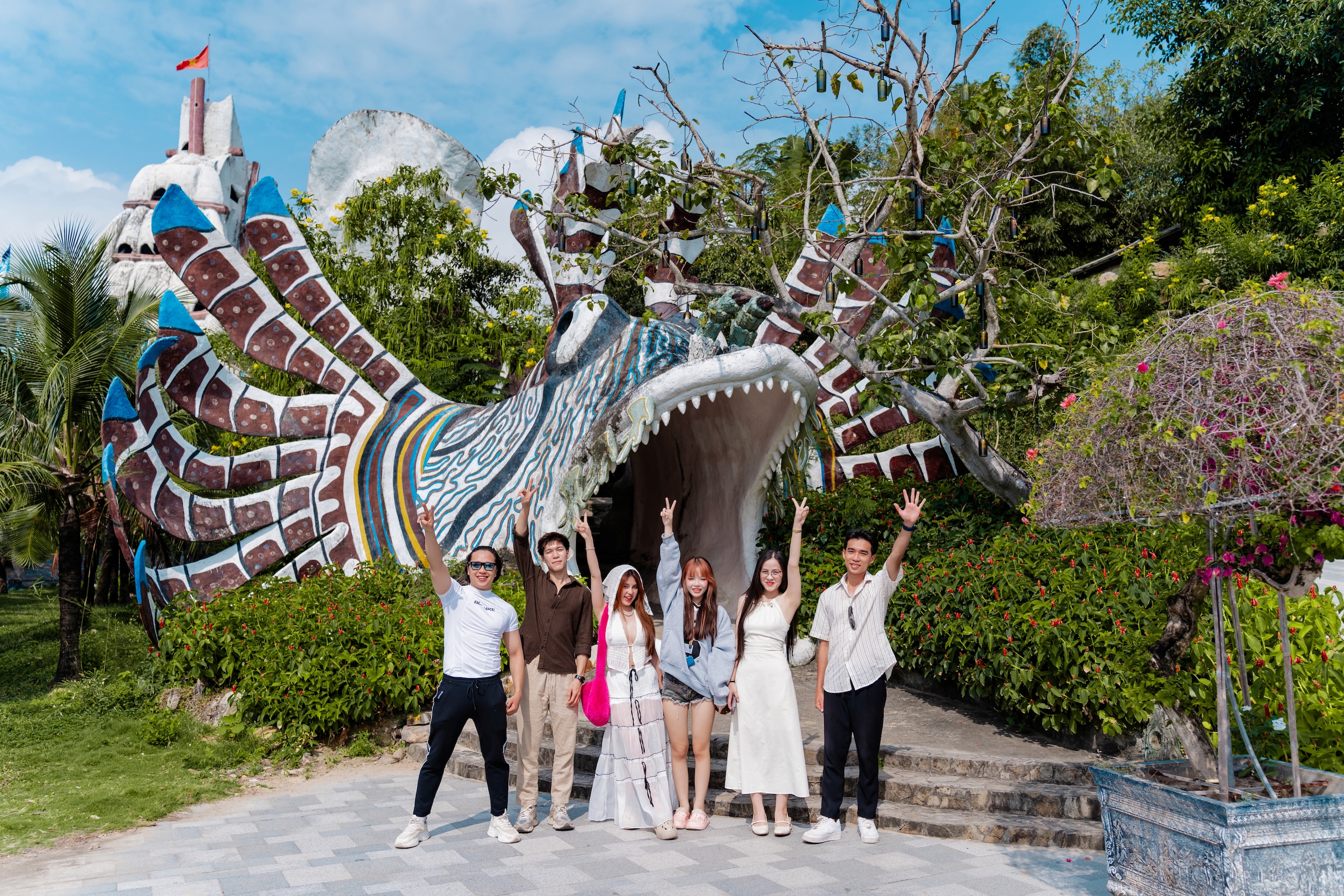 Nha Trang Day Tour to Soi Beach & Tri Nguyen Aquarium By Speed Boat
