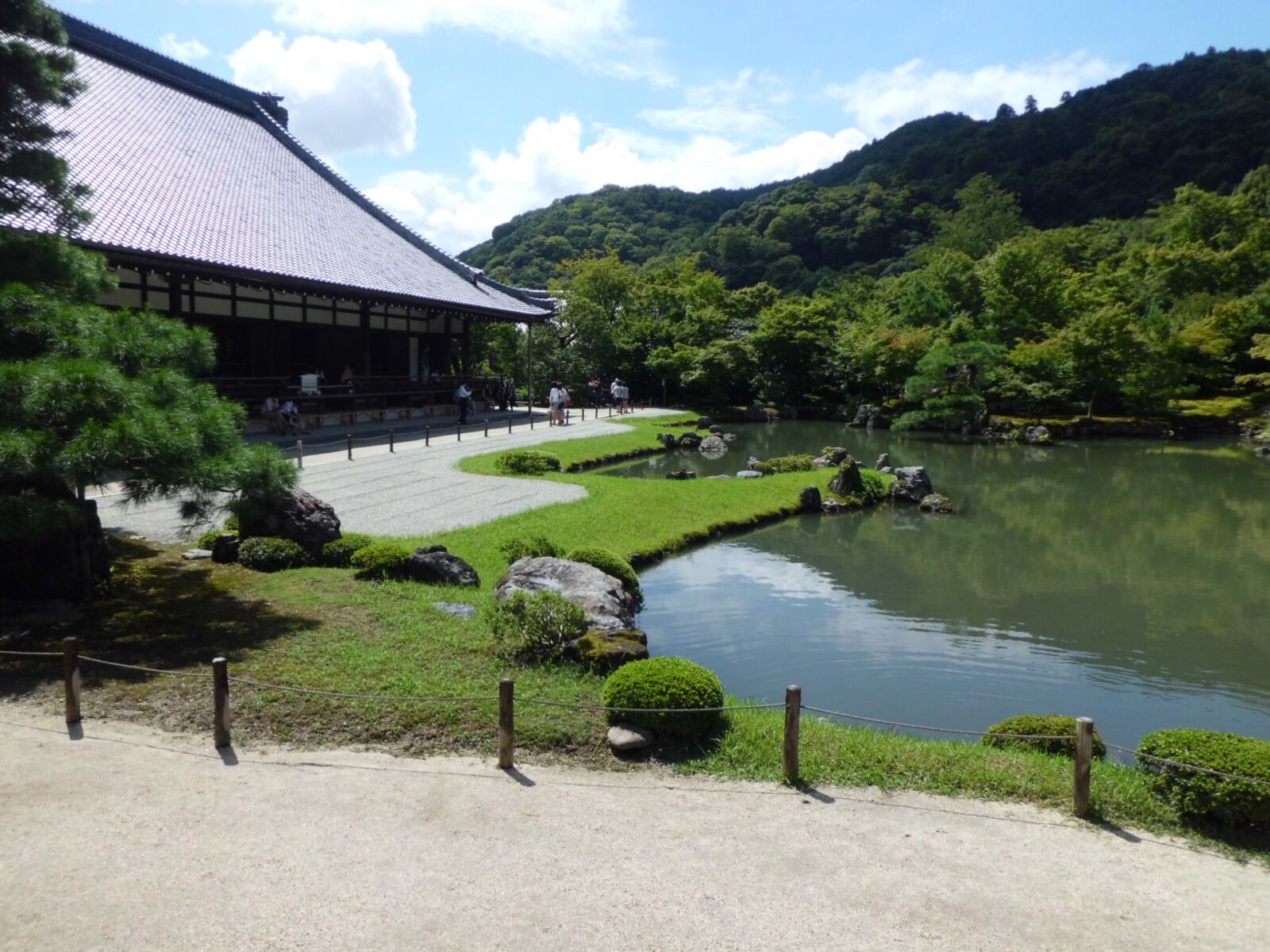 Walking Tour of Western Kyoto : Arashiyama, Kinkakuji and Koboshi