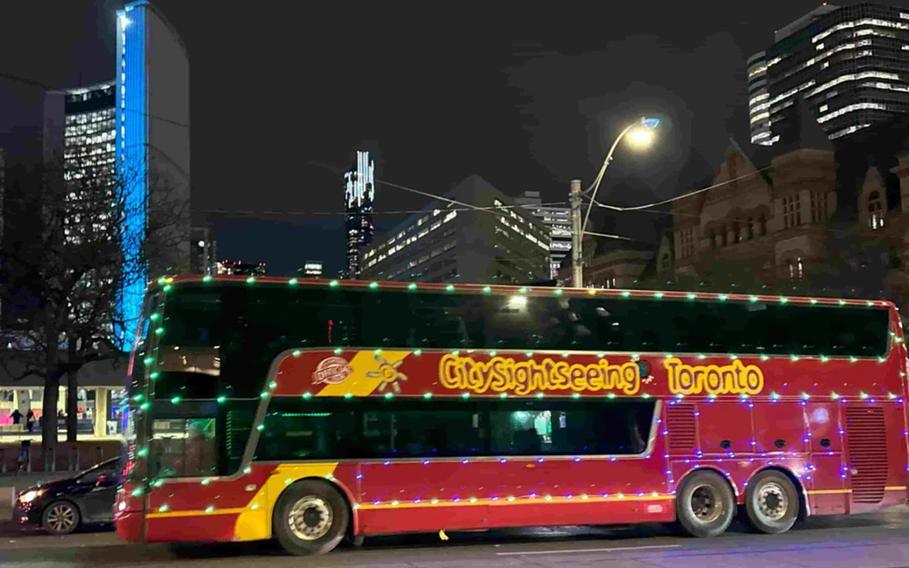 City Sightseeing bilan Toronto bayram chiroqlari sayohati