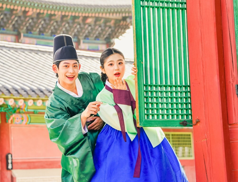 Photoshoot, Premium Hanbok Rental and Make-up at Gyeongbokgung