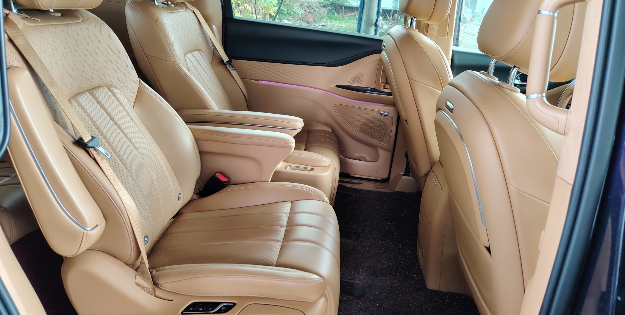 Comfortable seven seats