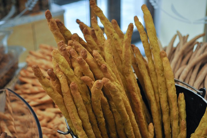 Turin Aperitivo & Street Food Tour with a Local