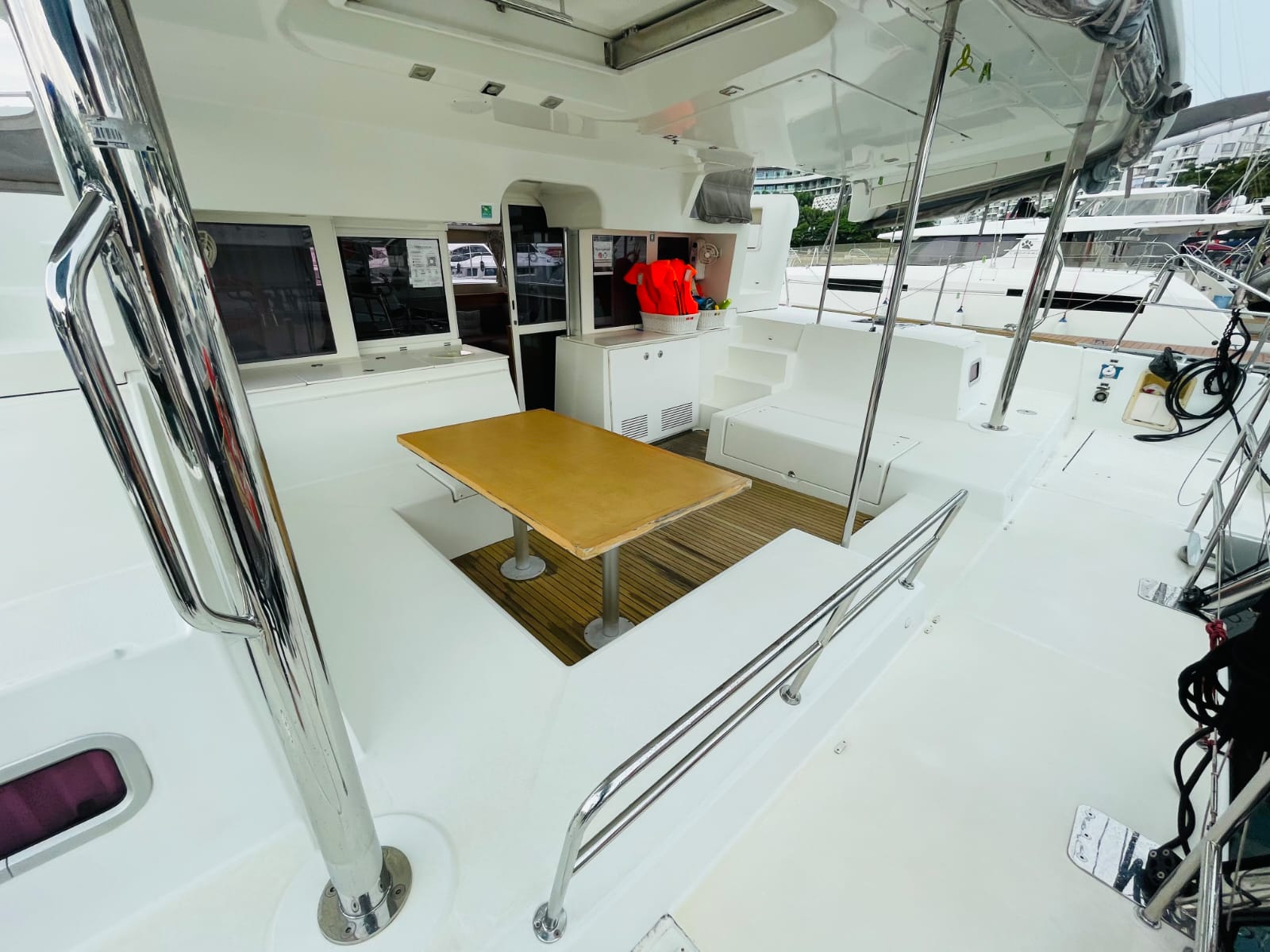 Zen Sea 2 Yacht Charter Rental Singapore by Zenithyachtcharters