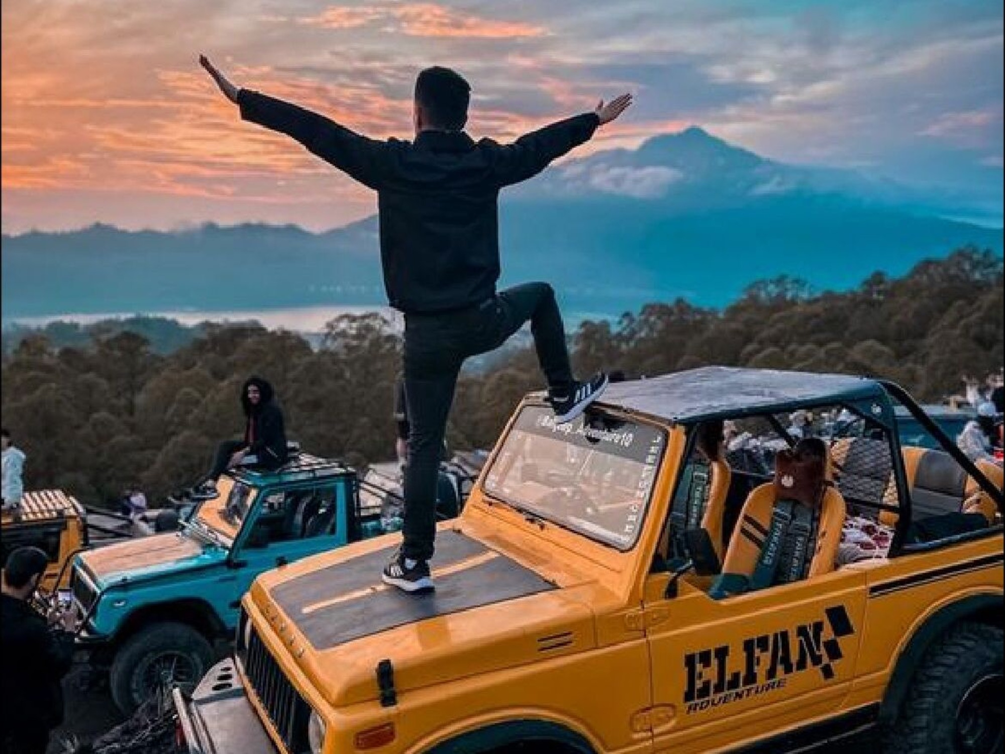 乘坐四驅車，一路飽覽美景，看特魯揚巴杜爾甦醒。