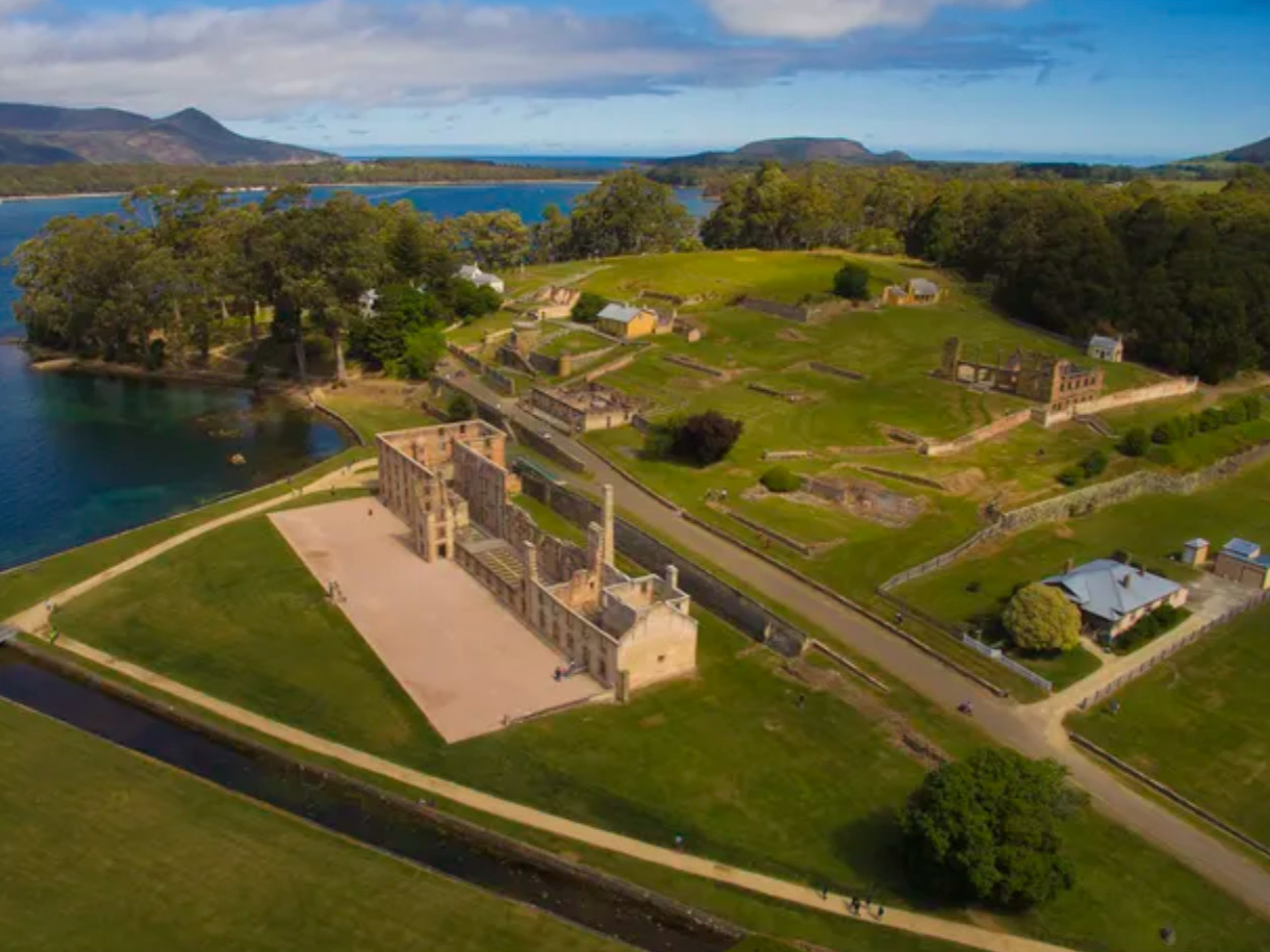 漫步於澳洲最具歷史意義的囚犯定居點和露天博物館，穿越時光，感受歷史的洗禮。