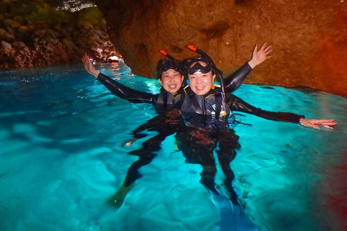 沖繩｜青之洞窟浮潛＆潛水體驗｜岸邊入水不暈船