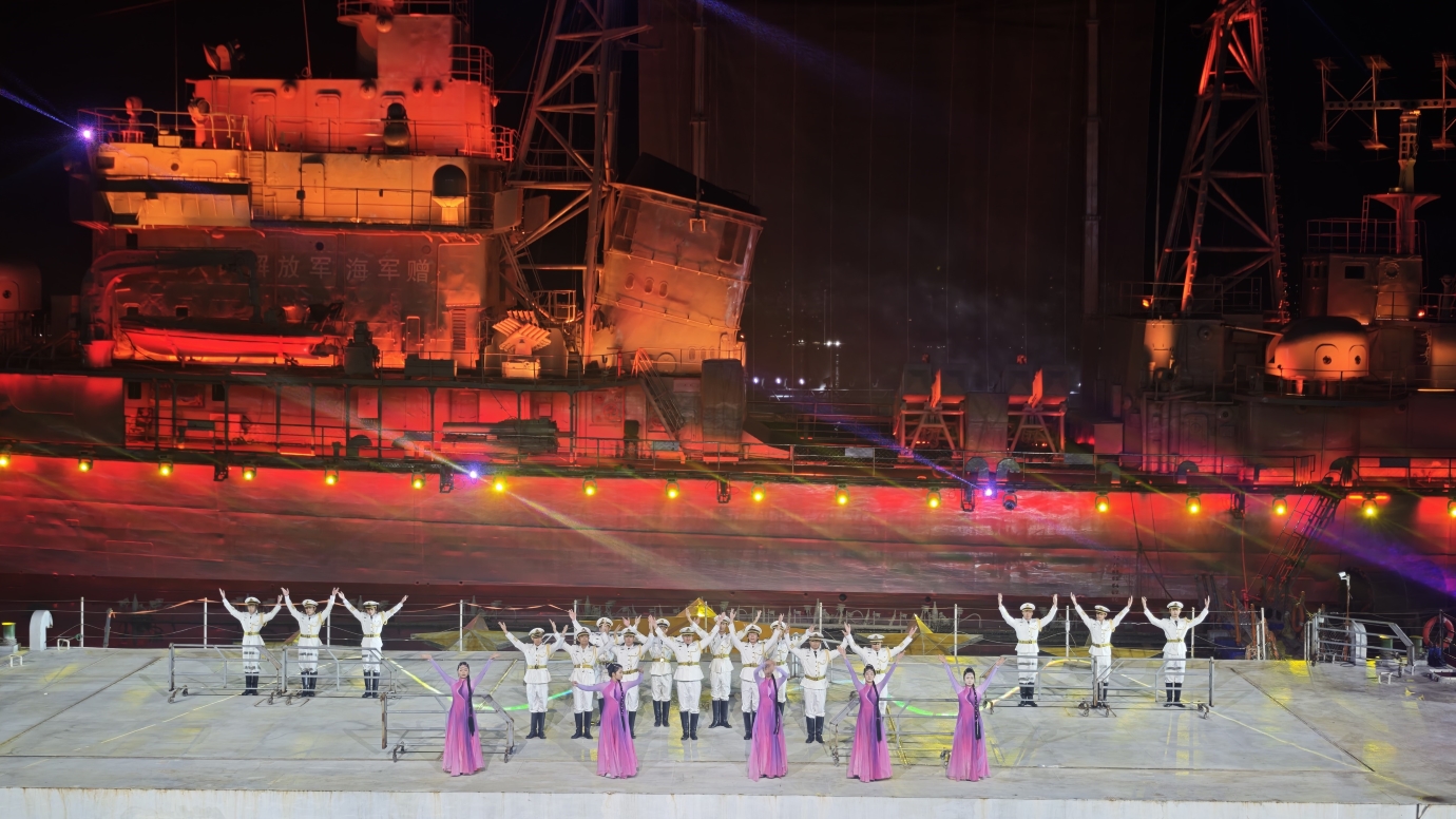 海風一吹,浪濤聲當天然 BGM,瞬間感覺自己穿越成了守艦水兵 海風一吹,浪濤聲當天然 BGM,瞬間感覺自己穿越成了守艦水兵