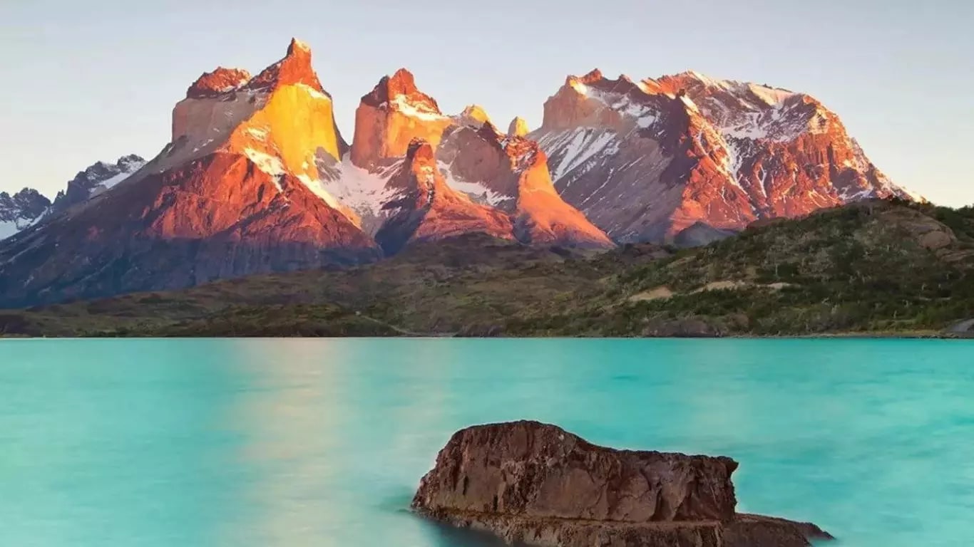 Torres del Paine Adventure Full Day from El Calafate with Box Lunch 