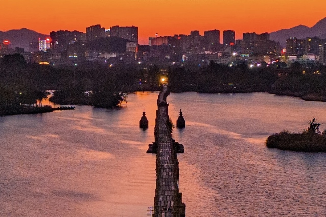 Xiamen to Jinjiang round-trip private car day tour