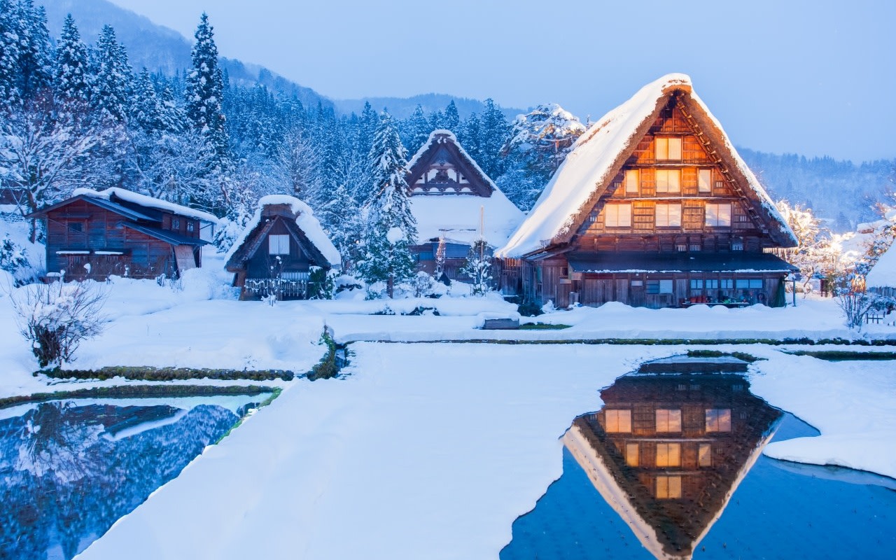 [Nagoya Departure] Bokka no Sato Snow Activities × Gujo Hachiman Castle Town × Gero Onsen Gassho Village Illumination × Hida Takayama × Shirakawa-go Gassho Village 2-Day Tour (Including Accommodation at Gero Onsen)