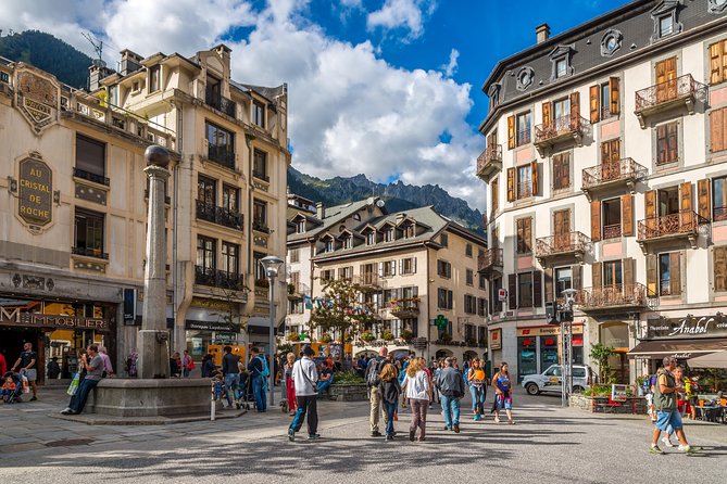 Visitors can peruse the boutiques with designer brands such as Chanel and Moncler. Artisans producing local delicacies such as chocolate and cheese are on offer in quaint shops, plus a plethora of bars and restaurants lining the cobbled streets. Chamonix 