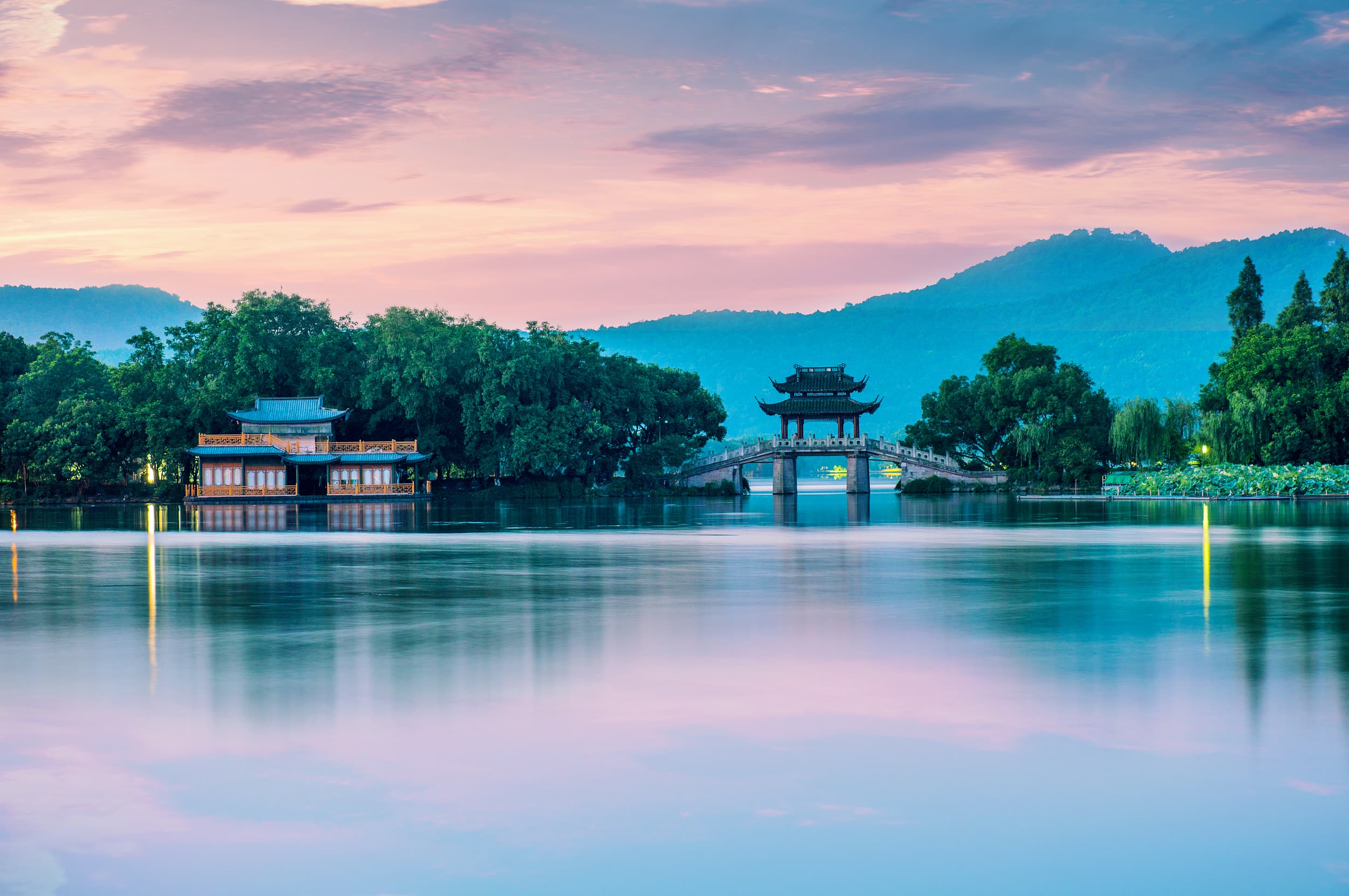6-Day Tour of Shanghai Legoland + Suzhou + Hangzhou + Wuzhen