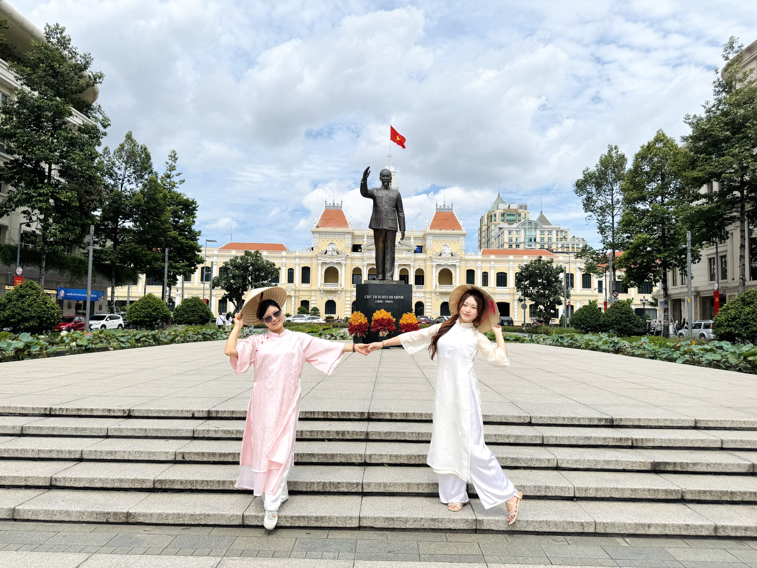 4-Hour Tour Guide Service in Ho Chi Minh City