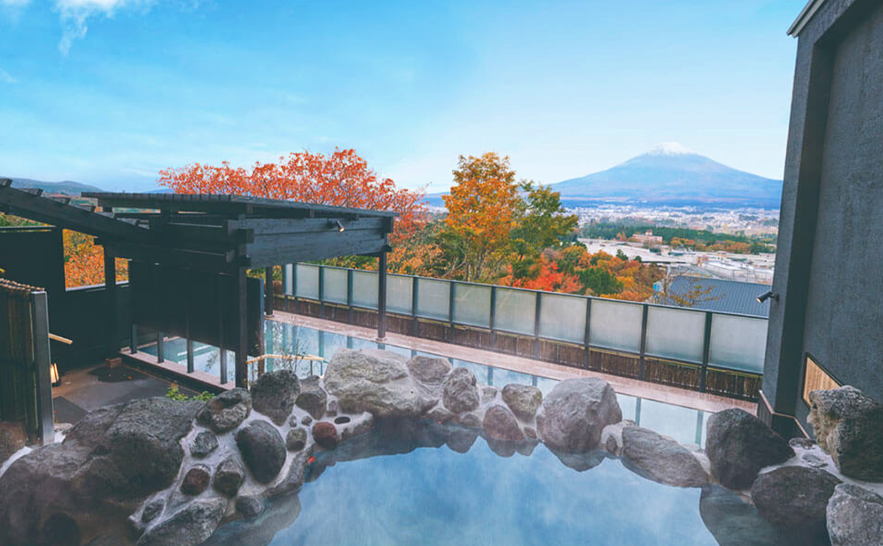 富士山五合+新倉山淺間公園+忍野八海+御殿場奧萊