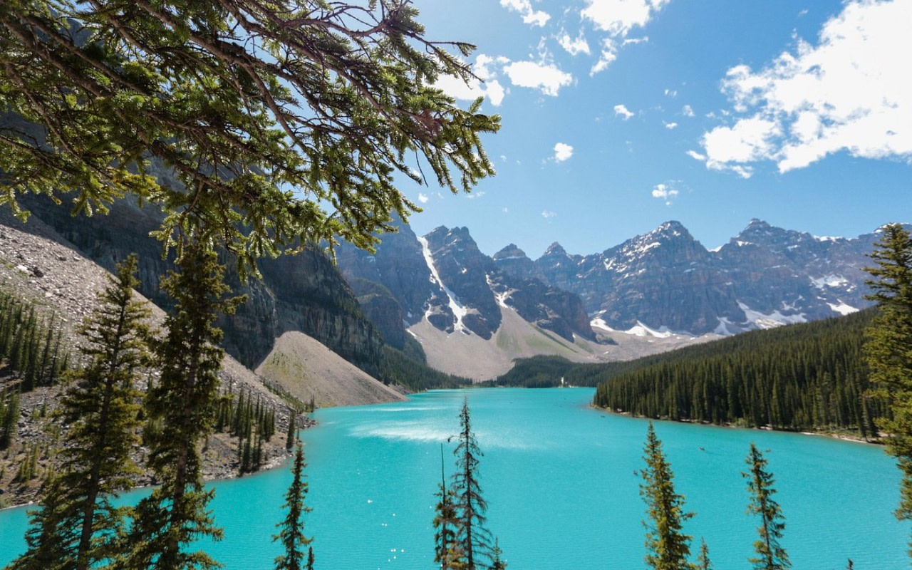 Emerald Lake and Natural Bridge Half-Day Bus Tour