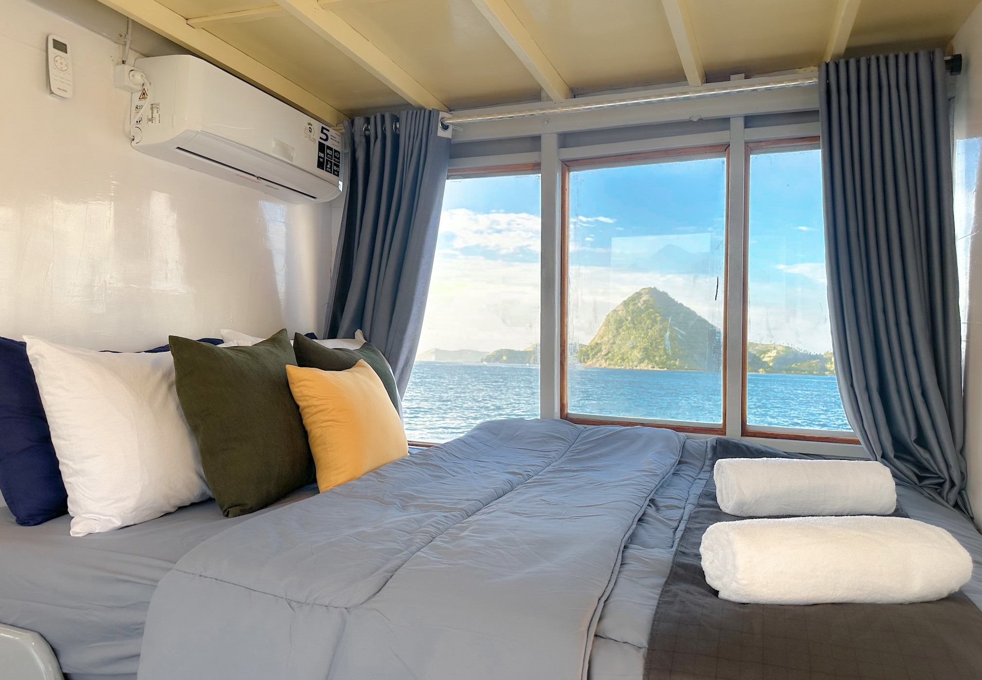 斯奈拉菲尼西科莫多島船宿之旅（Snayla Phinisi Sailing Komodo Liveaboard） 拉布安巴佐