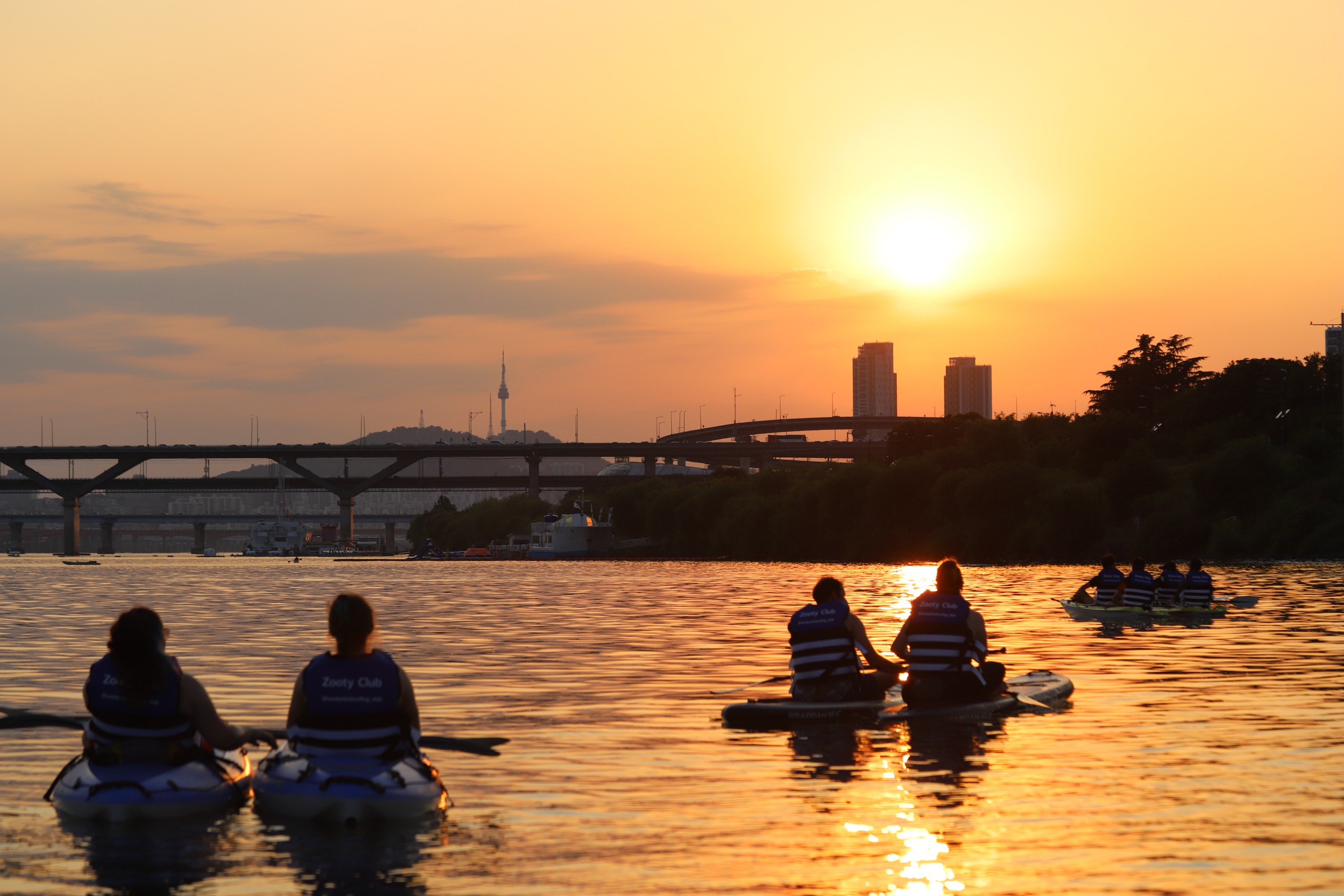 Seoul: SUP & Kayaking Experience in Han River