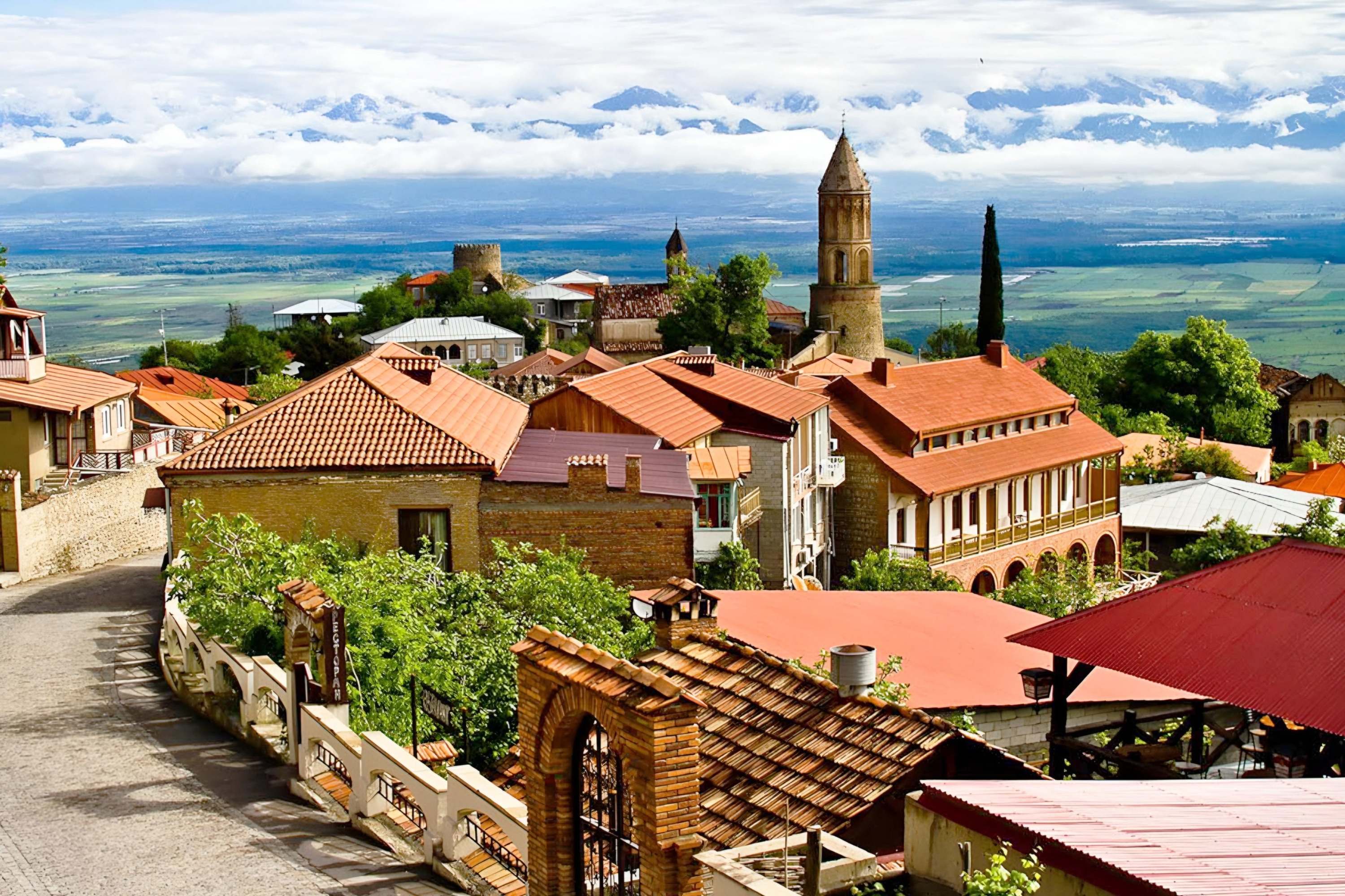 Tbilisi: Kakheti, Signaghi, & Chateau Tour with Wine Tasting
