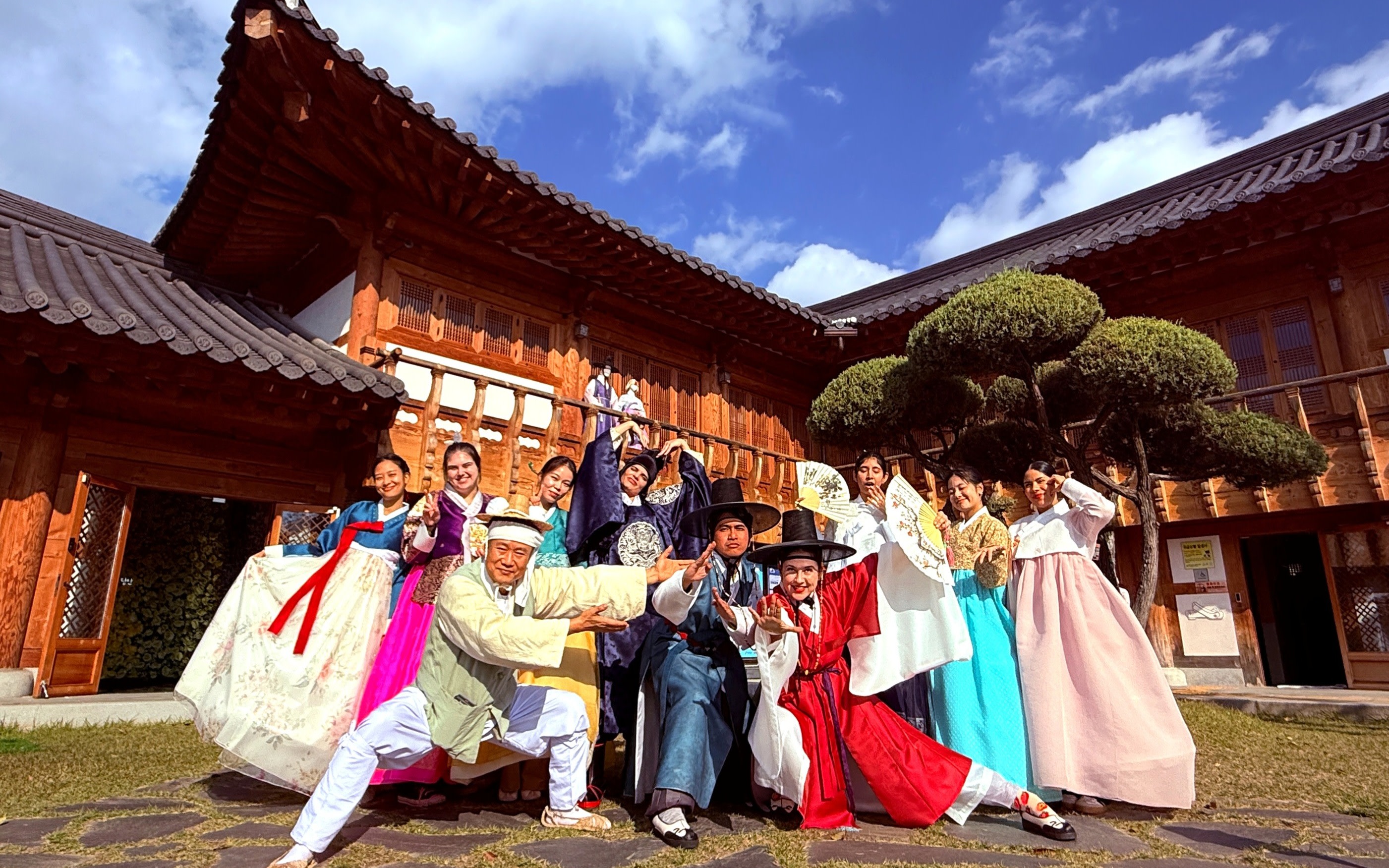 Seoul-Busan: Namwon Culture & Jirisan Hike Tour 2D1N