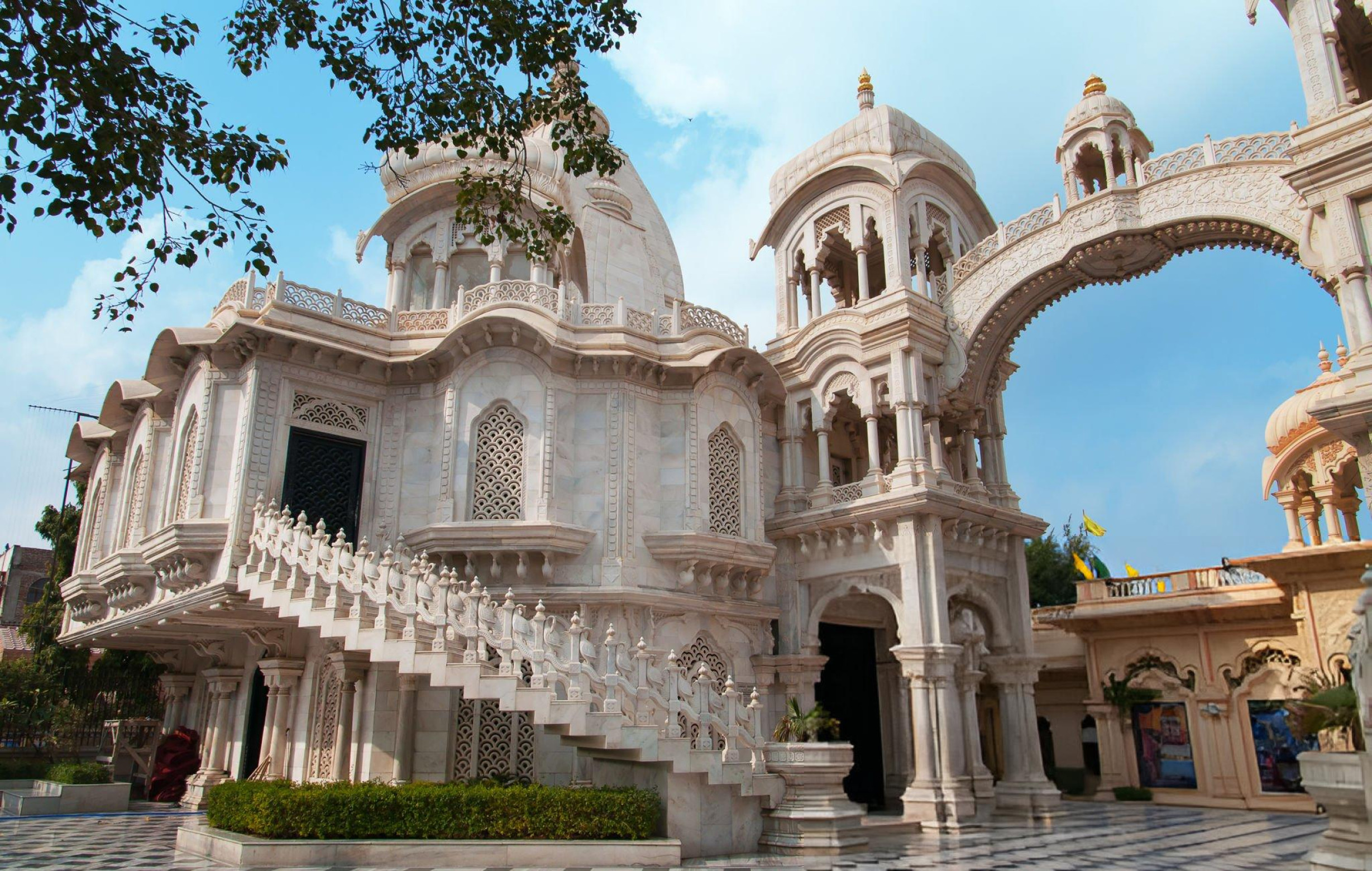 Walk and Explore Mathura City: Guided Tour by Foot