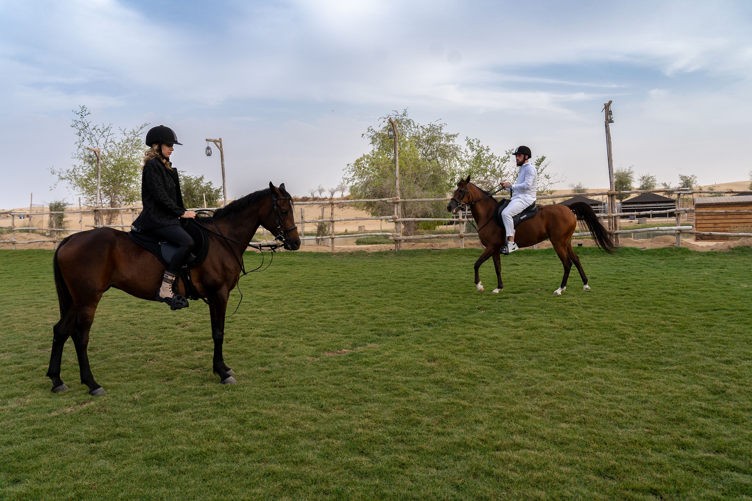 Dubai: Horse Riding Experience with Snack at Al Marmoom Oasis