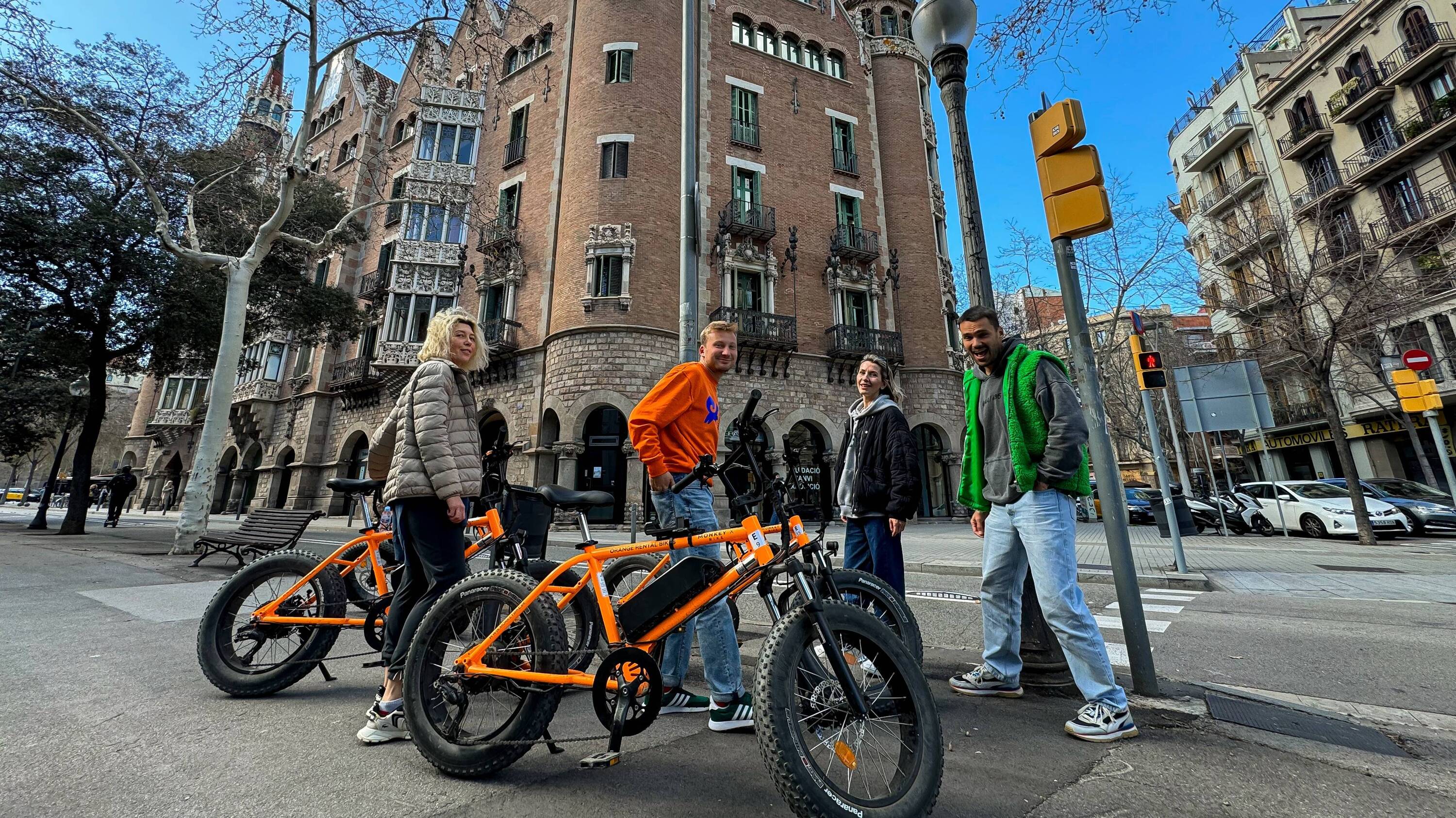 City sightseeing bike tour in Barcelona