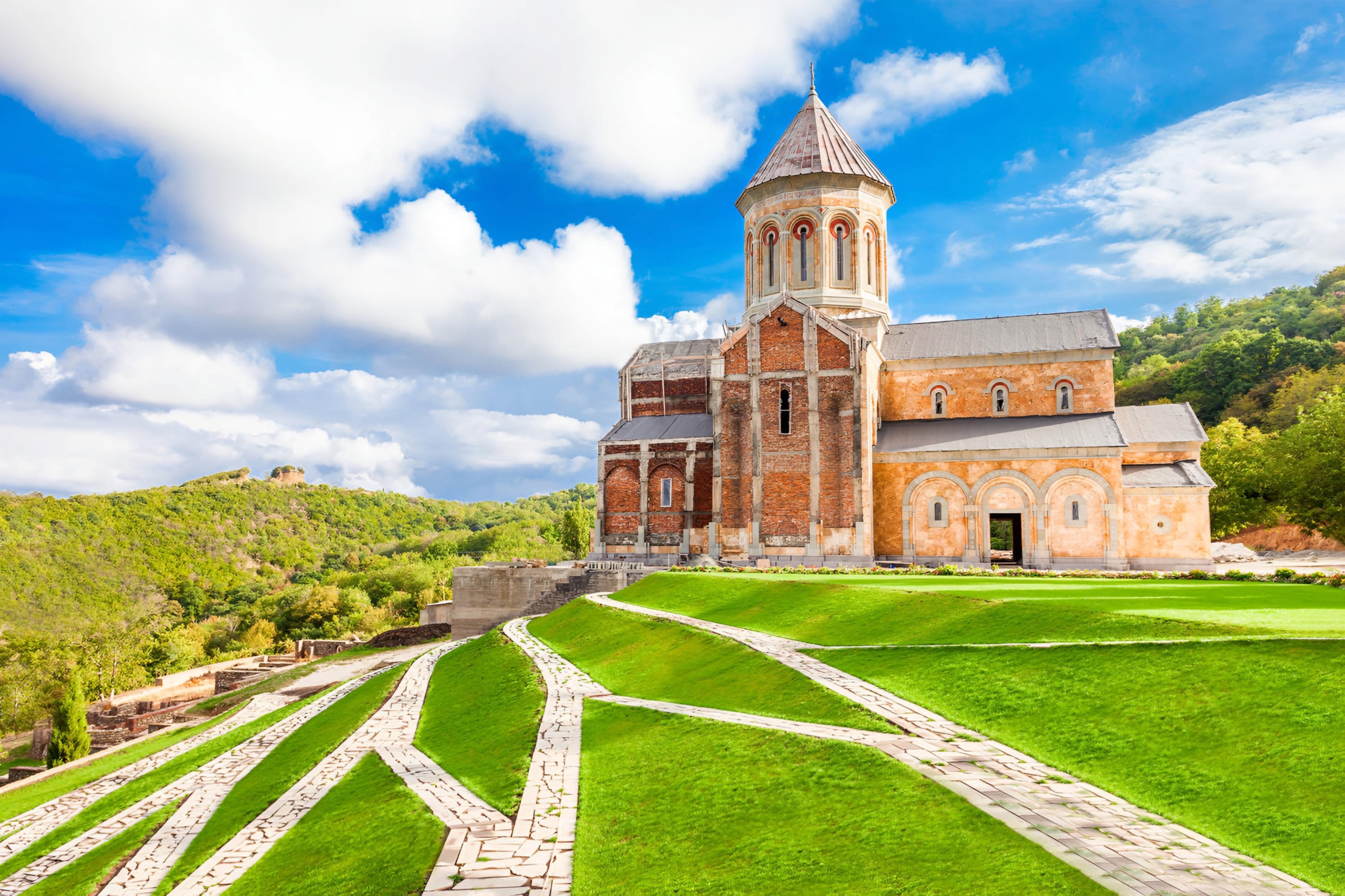 Tbilisi: Kakheti, Signaghi, & Chateau Tour with Wine Tasting